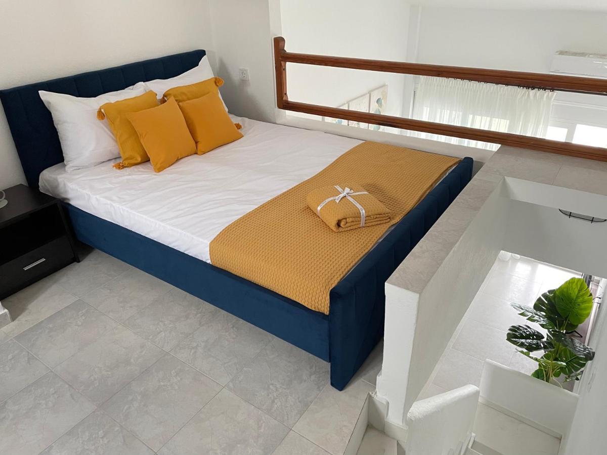 Sea View Loft Apartment Неа Рода Екстериор снимка